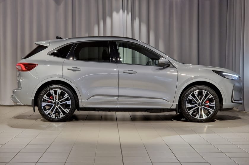 Bild 4 av Ford Kuga Plug-In Hybrid e-Hybrid | ST-Line | Drag | 360 kamera | Navi | B&