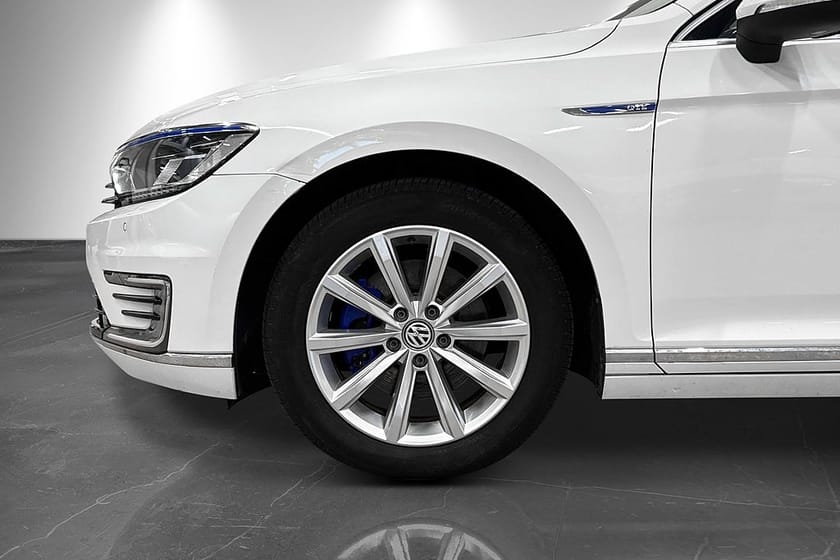 Bild 2 av Volkswagen Passat Variant GTE 1.4 218hk Plug-in Adaptiv Dragkrok Keyless B-kamera