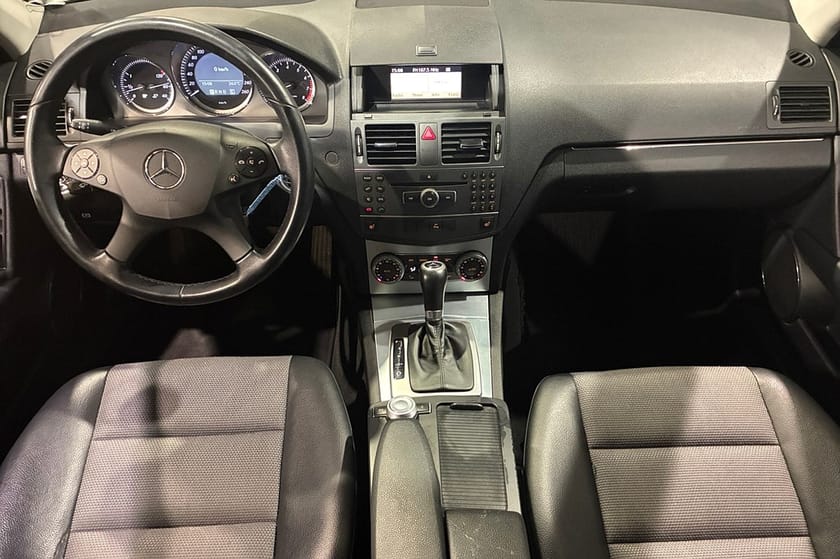 Bild 3 av Mercedes-Benz C 180 T CGI BE 156 HK AUT AVANTGARDE DRAG BLUETOOTH FARTHÅLLARE