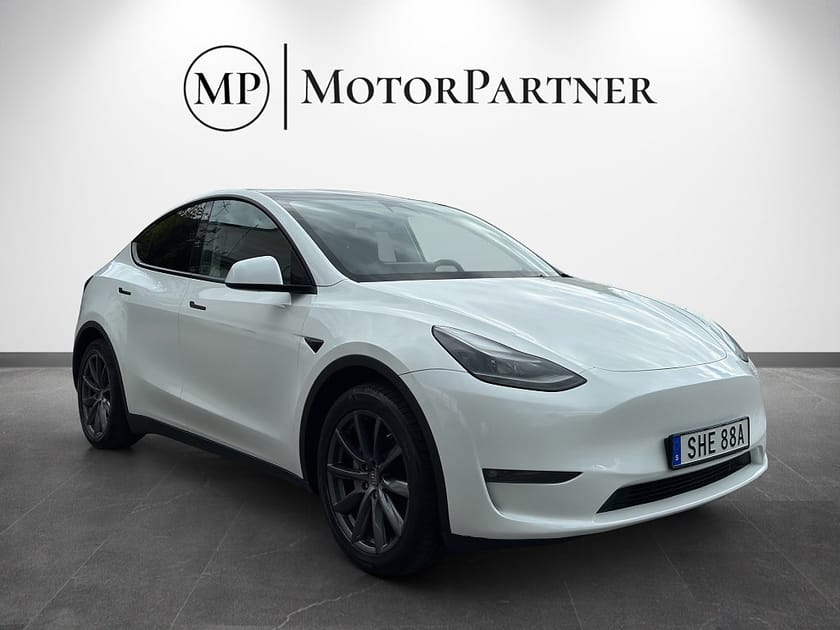 Bild 1 av Tesla Model Y Long Range AWD Värmepump Autopilot MOMS