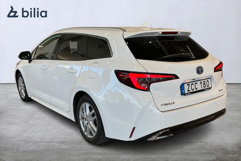 Bild 2 av Toyota Corolla Touring Sports Hybrid 1,8 Style Appstyrd Värmare MOMS