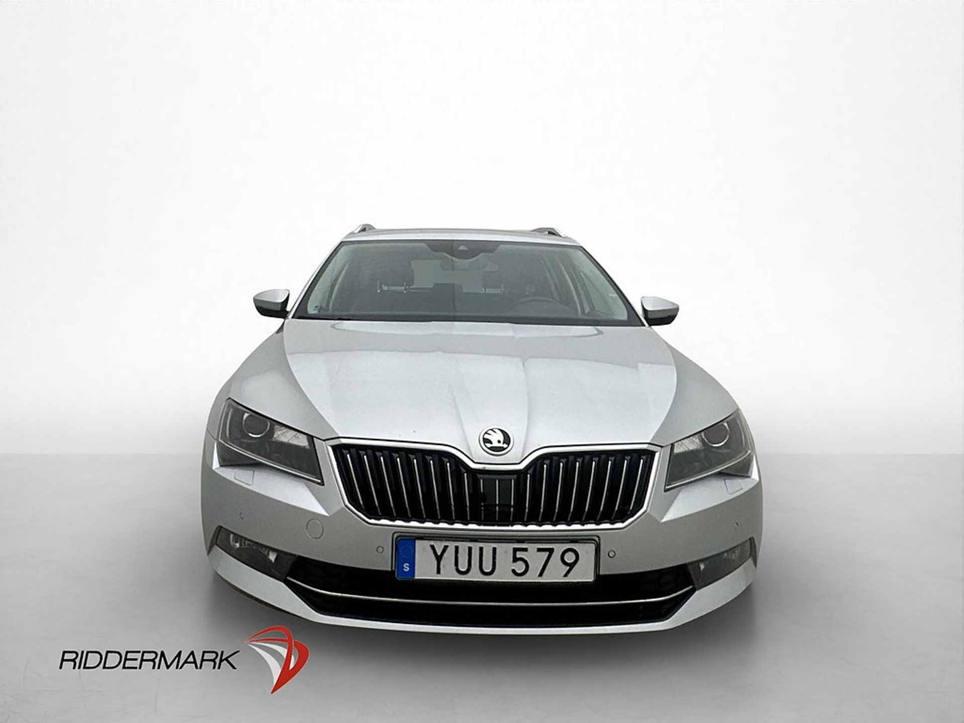 Skoda Superb 2019, bild 2/10