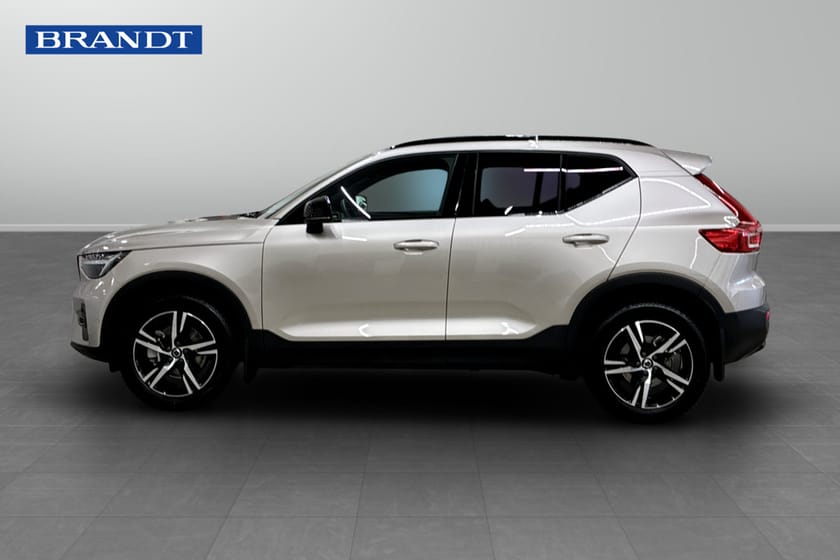 Bild 3 av Volvo XC40 B3 FWD Bensin Plus Dark