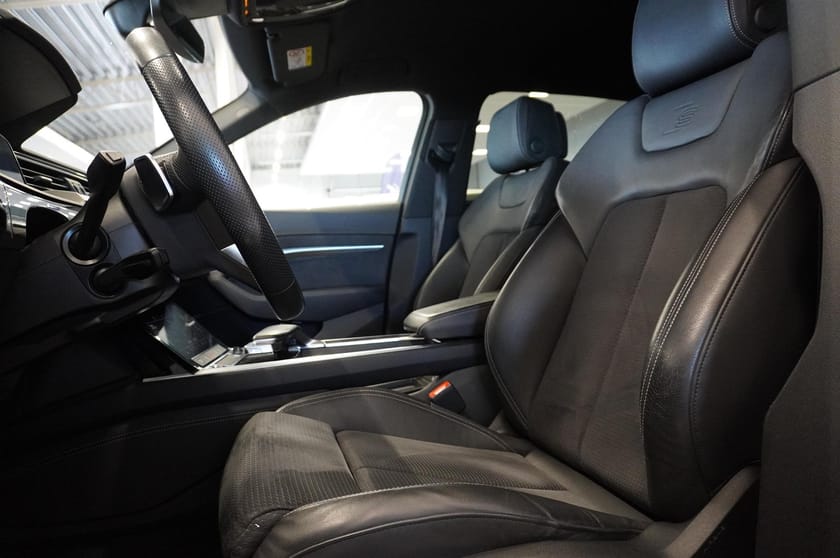 Bild 3 av Audi Q8 50 e-tron quattro S-Line Navi Drag Backkamera Elstol Leasebar