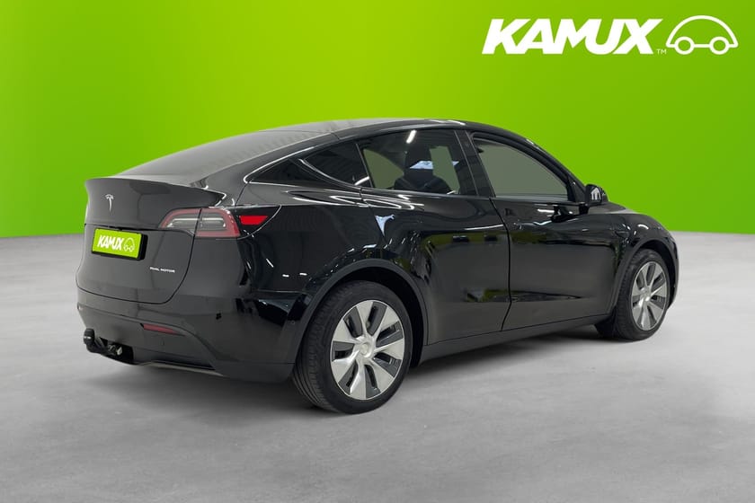 Bild 4 av Tesla Model Y Long Range AWD Pano 360 Moms 514hk