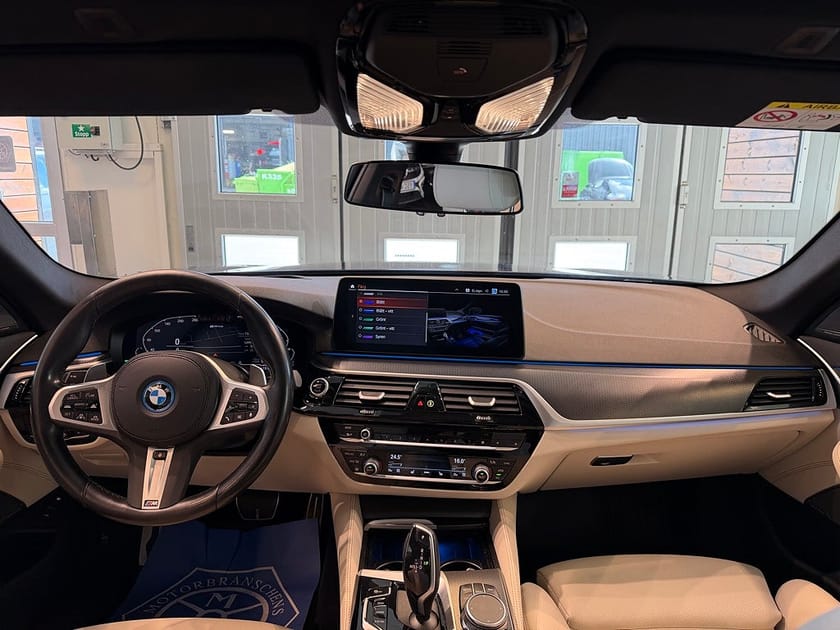 Bild 5 av BMW 530e xDrive Touring M Sport Laser HUD H/K Pano Drag Gps UNIK