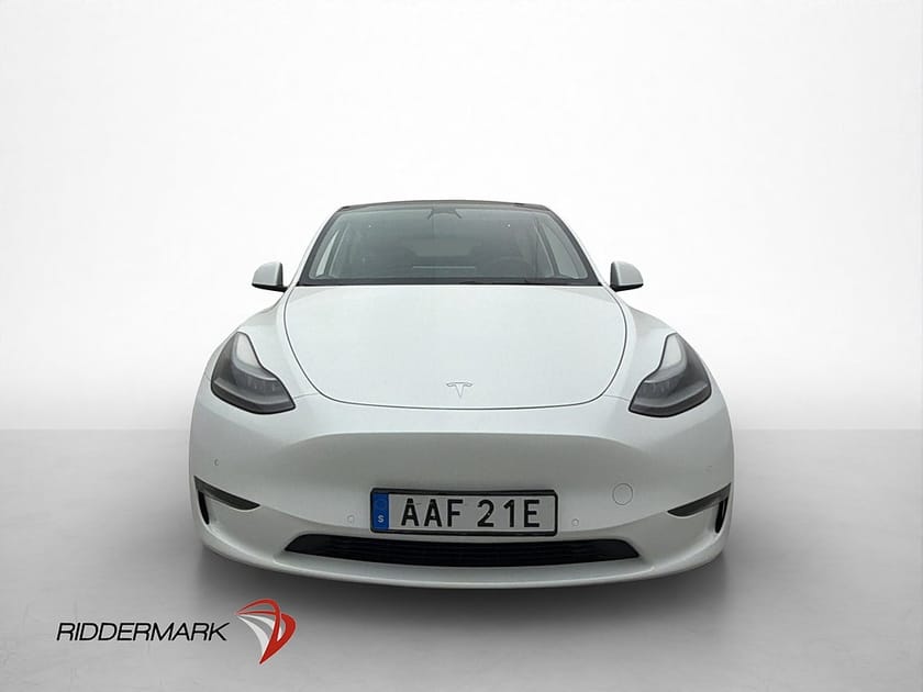 Bild 3 av Tesla Model Y Performance AWD MOMS Svensksåld Panorama