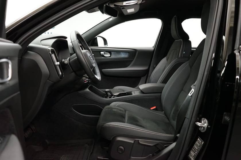 Bild 4 av Volvo XC40 Recharge Single Motor Core Edition, Baklucka elmanövrerad, Dragkrok