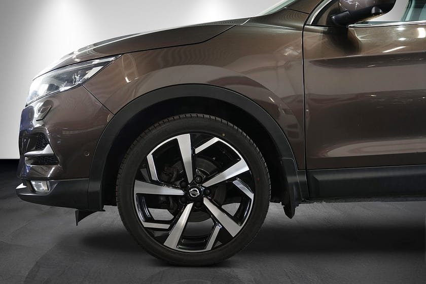 Bild 3 av Nissan Qashqai 1.2 DIG-T XTRONIC-CVT Tekna 360° Pano Navi