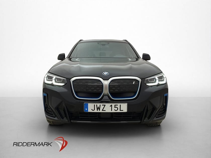 Bild 3 av BMW iX3 Charged 286hk M Sport Pano MOMS Kamera Skinn CarPlay