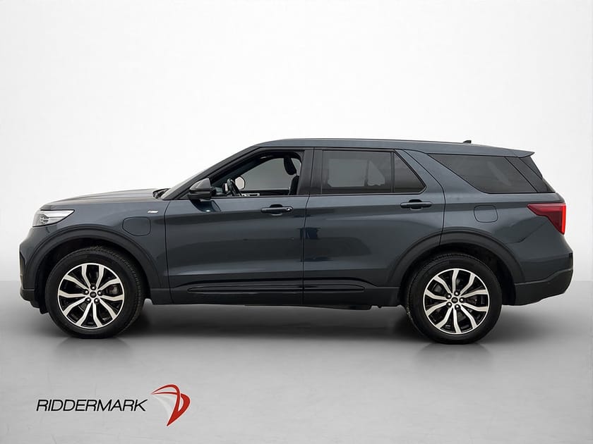 Bild 2 av Ford Explorer Plug-In Hybrid 457hk AWD ST 7-Sits Pano B&O MOMS 360° Drag