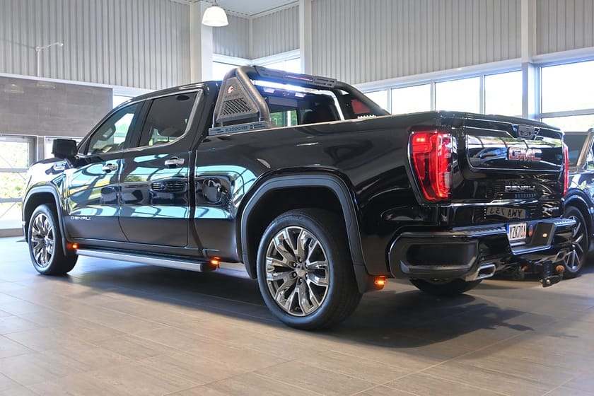Bild 3 av GMC Sierra 1500 Dubbelhytt 3.0 Duramax Denali Reserve 22" HUD BOSE