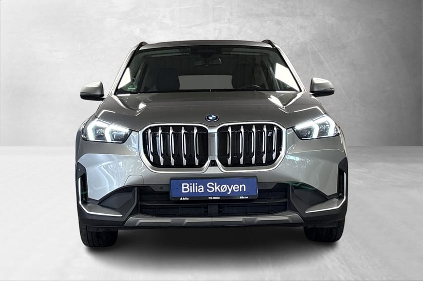 Bilde 2 av BMW iX1 xDrive30 Charged Plus, H/K, Pano, HUD, ComfAcc