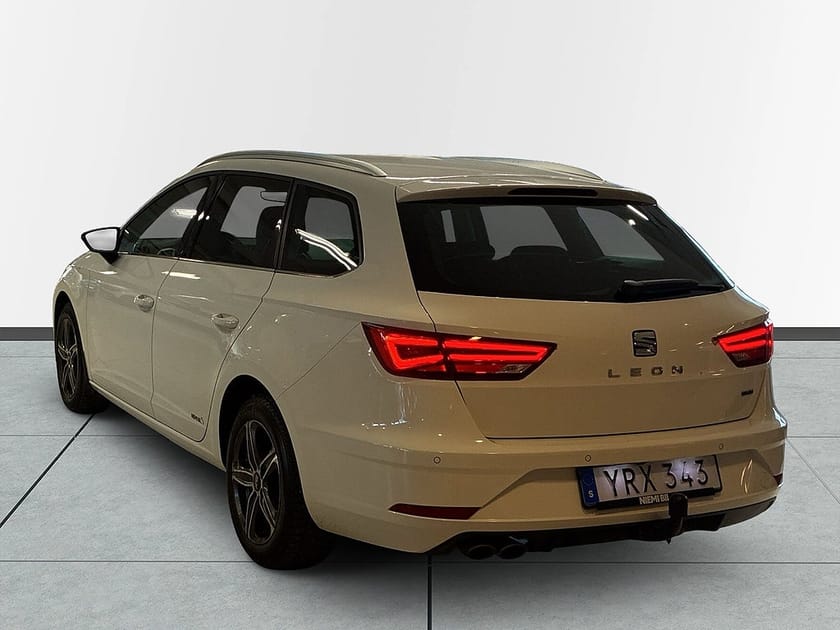 Bild 5 av SEAT Leon ST 2.0 TDI 4Drive Xcellence S&V-däck Drag Mvärme Bkamera