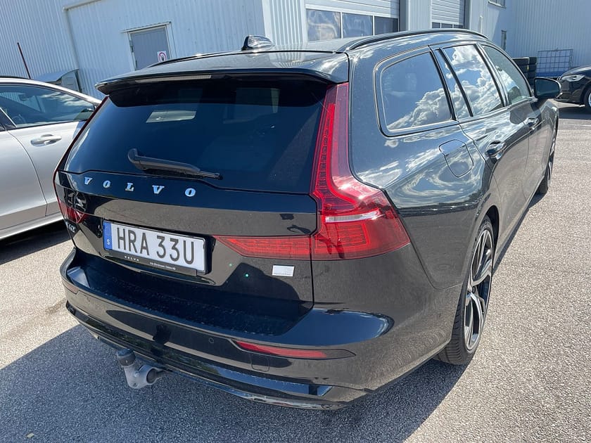 Bild 3 av Volvo V60 T6 Recharge Plus Dark plug in AWD 350HK 4x4 Panorama Läder
