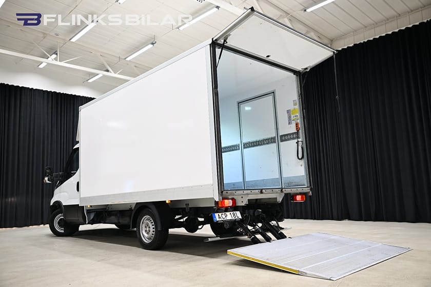 Bild 5 av Iveco Daily 35-140 Chassi Cab 136HK Automat|Volymskåp|BG-Lyft|Sidodörr|Lågmil|Leasbar