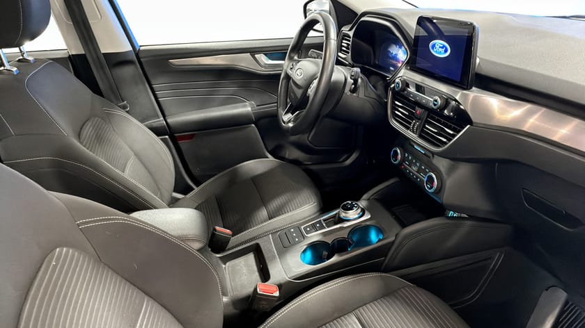Bild 3 av Ford Kuga Plug-In Hybrid Titanium PHEV 225hk Automat