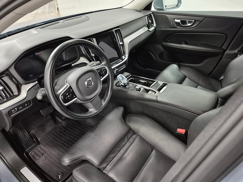 Bild 2 av Volvo V60 T8 Recharge Inscription plug in AWD 392HK 4x4 Läder