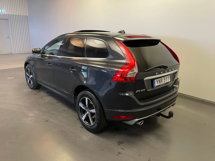 Bild 4 av Volvo XC60 D4 AWD Classic R-Design / Panoramaglastak / Dragkrok / Backkamera /