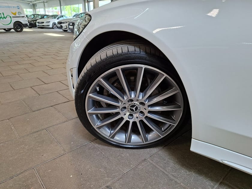 Bild 4 av Mercedes-Benz C 200 Coupé 9G-Tronic AMG Line Panorama|Navi|Burmester