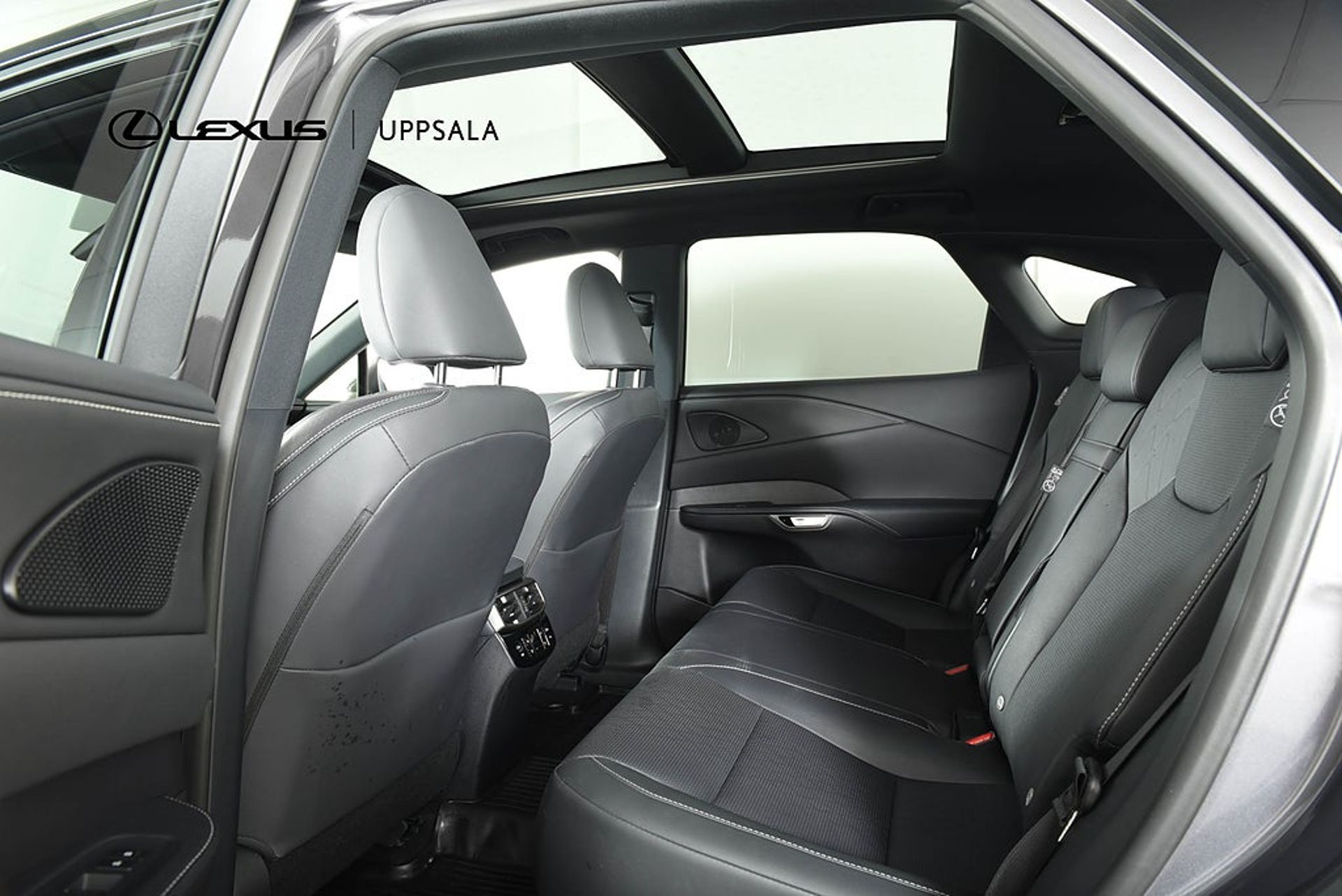 Lexus RX 450h+ Executive Teknik 2024, bild 7/10