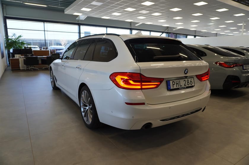 Bild 4 av BMW 530d xDrive Touring Sport Line Navi Adaptiva LED Värmare Head-Up DAP