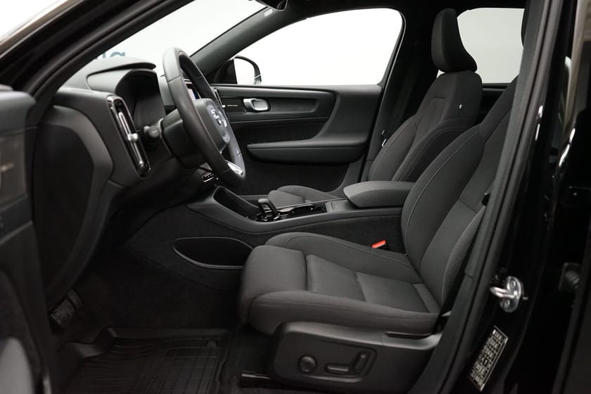 Bild 2 av Volvo XC40 Recharge Ultimate, Ränta 2,95%, Taklucka, Parkeringskamera 360, Navigation