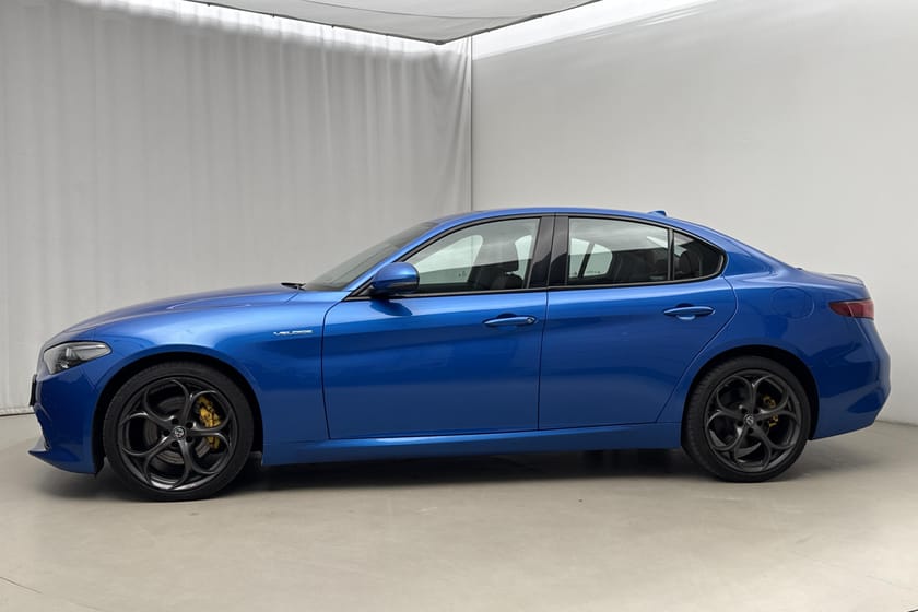 Bild 2 av Alfa Romeo Giulia 2.0 AWD (280hk) Veloce GPS Backkamera
