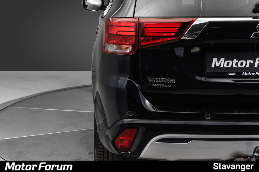 Bilde 3 av Mitsubishi Outlander PHEV SKINN / HENGERFESTE /SOLTAK/360 KAMERA