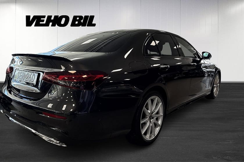 Bild 3 av Mercedes-Benz E 220 d E220d  AMG Line | KEYLESS-GO- | 360 | Drag | värmare |