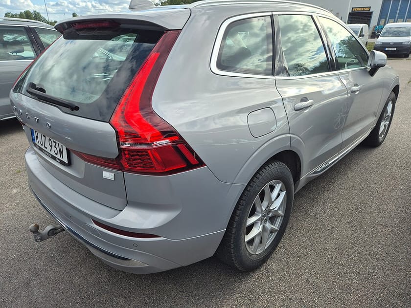 Bild 3 av Volvo XC60 T6 Recharge Core Bright plug in AWD 350HK 4x4 Panorama