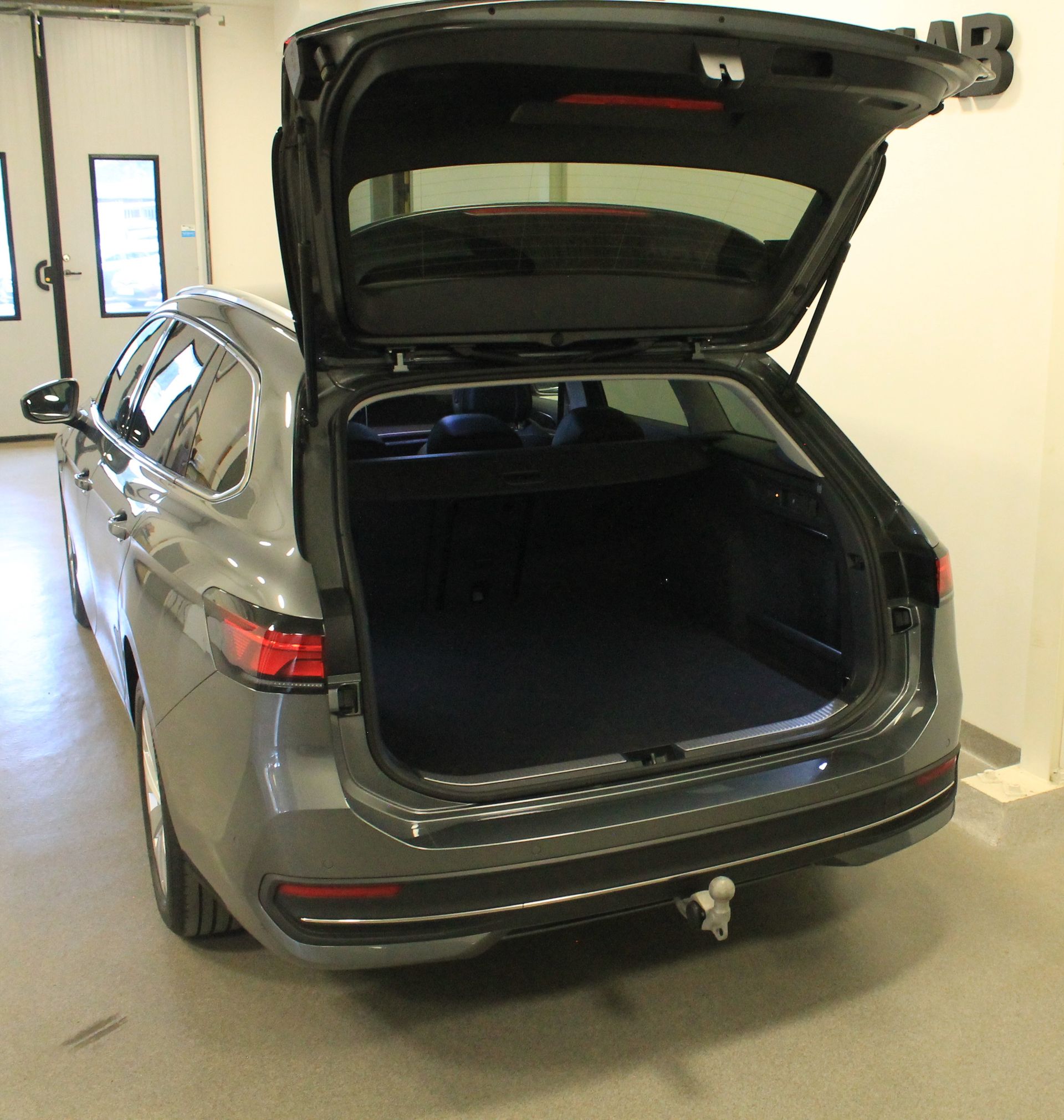 Volkswagen Passat 1.5 TSI Busniess 2025, bild 6/9