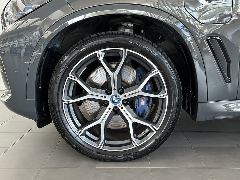 Bild 4 av BMW X5 xDrive45e iPerformance M Sport Panorama HeadUp HiFi Drag KomfortStol