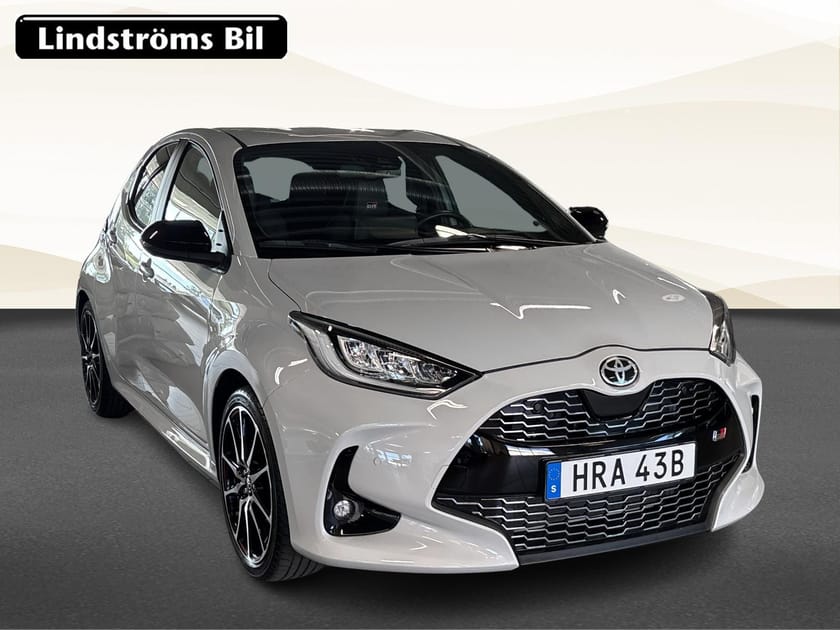 Bild 3 av Toyota Yaris Hybrid 1.5 GR Sport HUD JBL Sommar/Vinterhjul