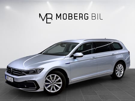 Volkswagen Passat Sportscombi GTE SC 218hk Executive Navi Drag B-Kamera