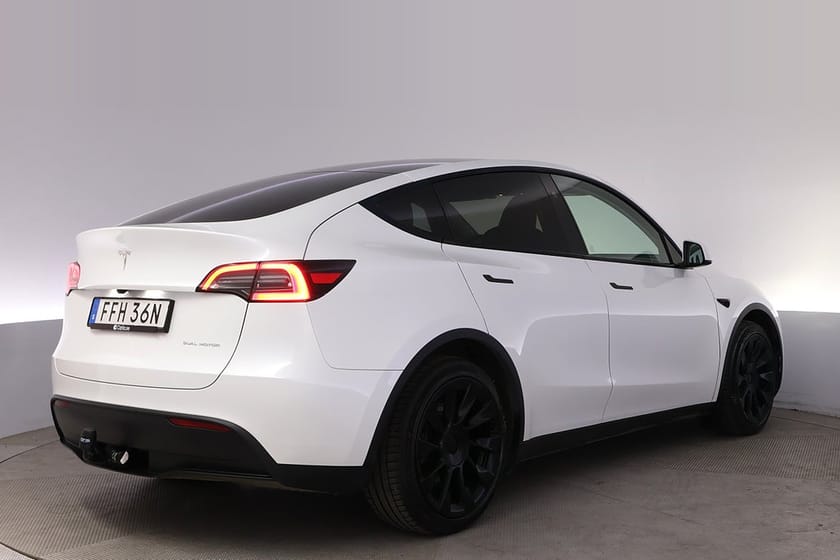 Bild 5 av Tesla Model Y Long Range AWD Autopilot Panorama Drag