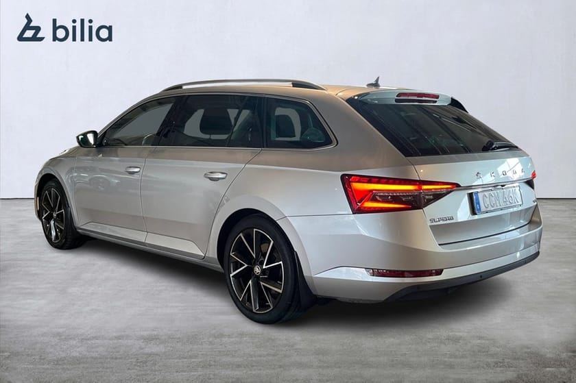 Bild 2 av Škoda Superb Kombi STYLE 2,0 TDI 200HK DSG P-Vär/Drag/Navi