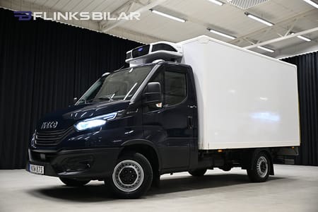 Iveco Daily 35-140 Chassi Cab 136HK Automat|Volymskåp|BG-Lyft|Nattkyla|Leasbar|SeUtr!
