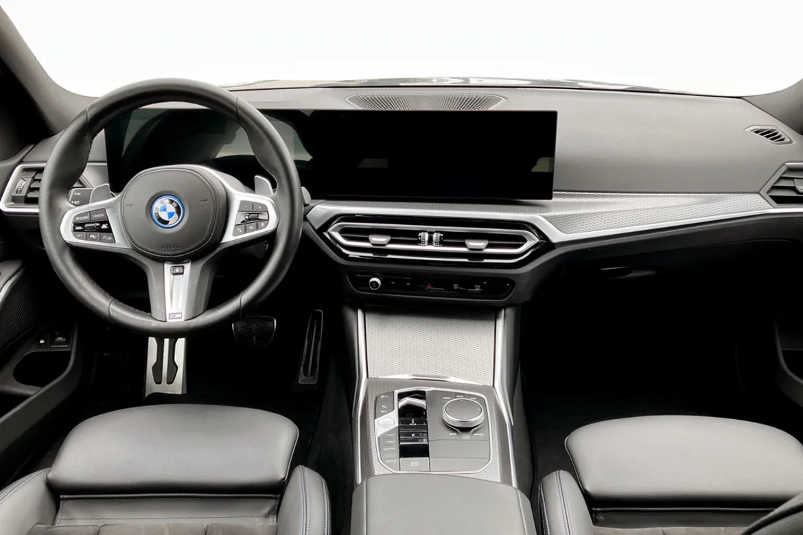 BMW 330e xDrive Touring