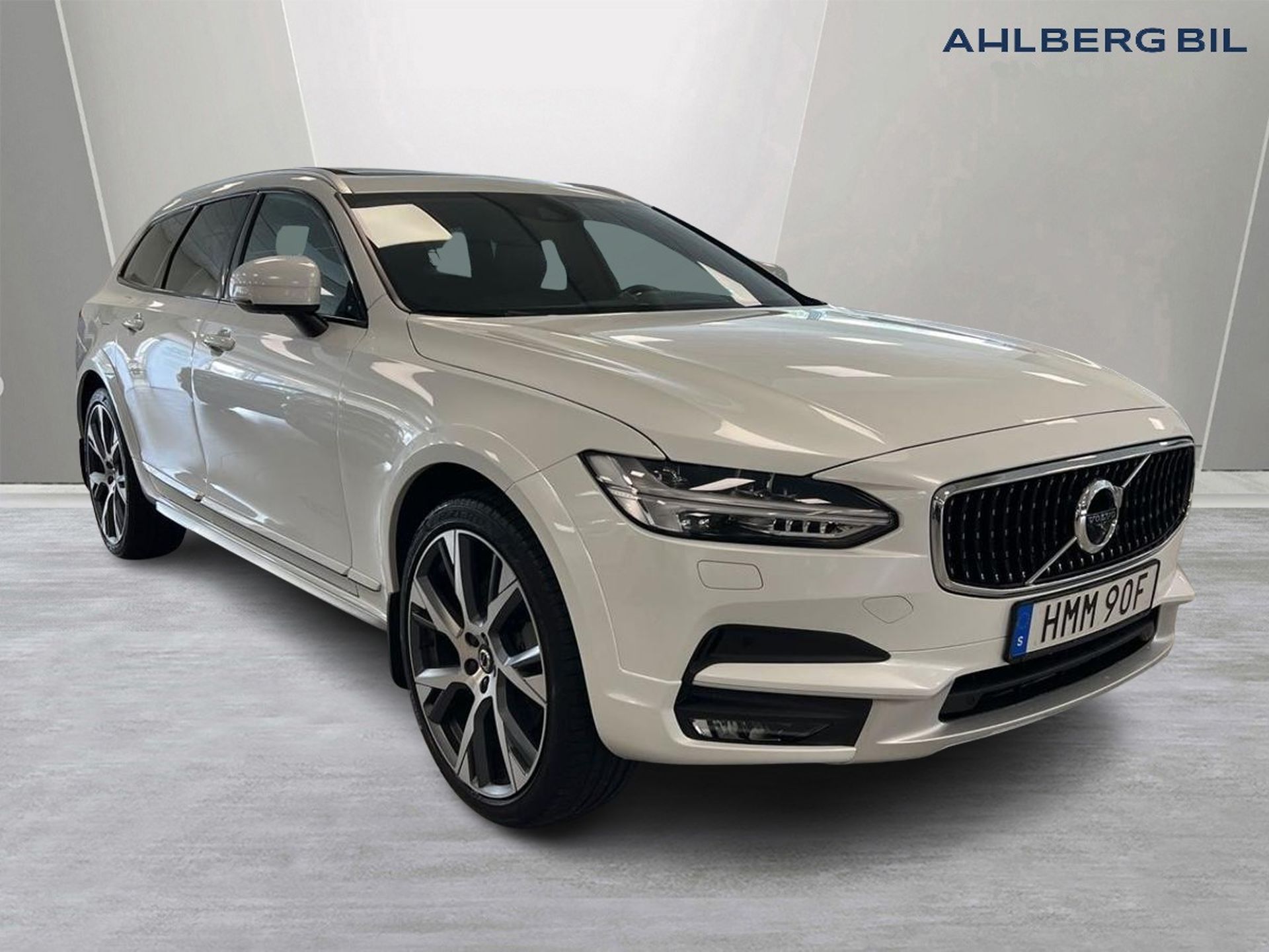 Volvo V90 Cross Country