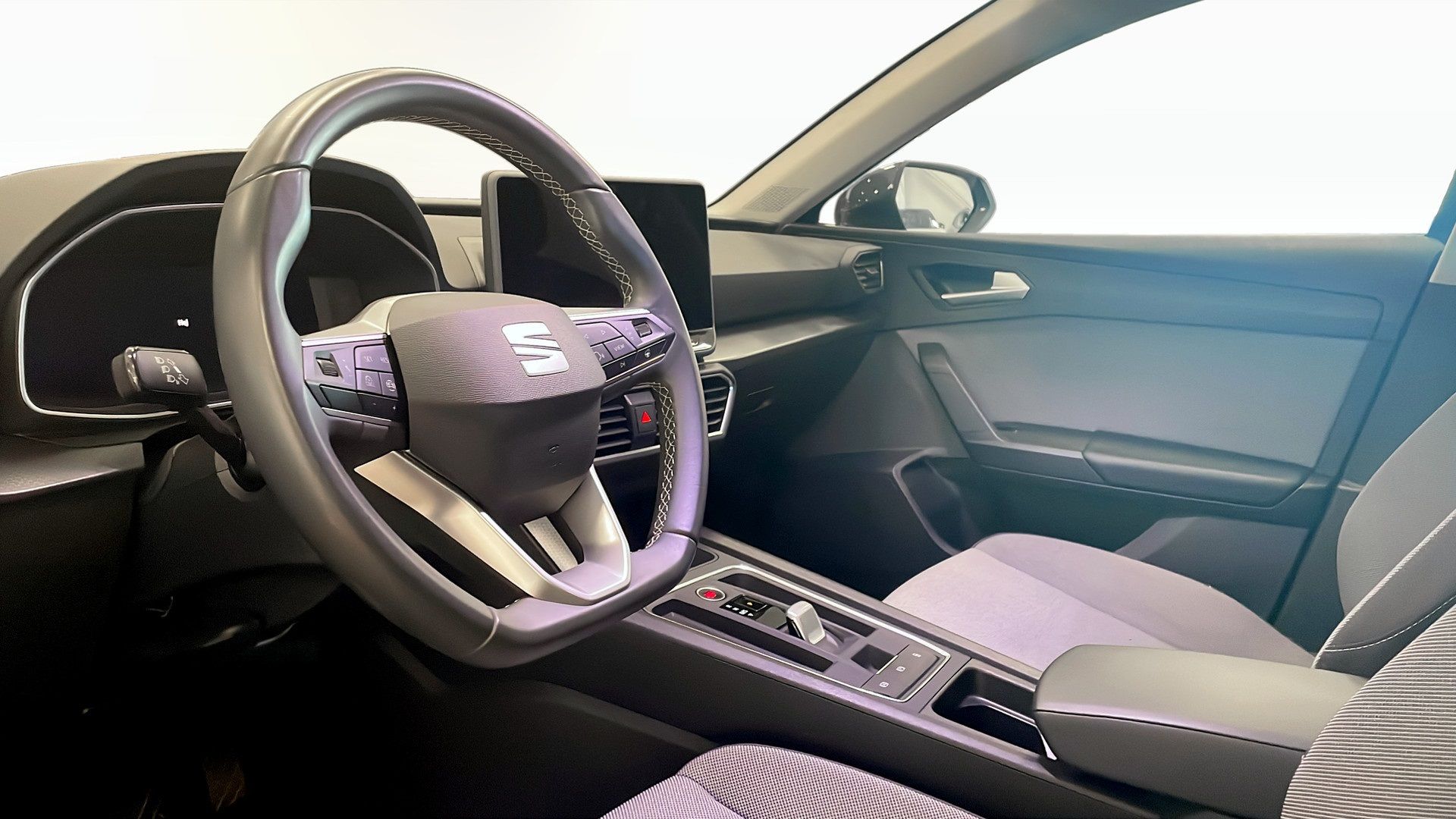 Seat Leon Sportstourer 1.5 eTSI 2025, bild 7/10