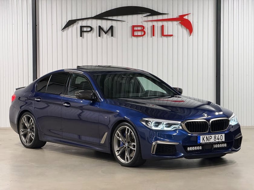 Bild 2 av BMW M550i xDrive Sedan / Ultimate Edition / Svensksåld / Massage / B&W