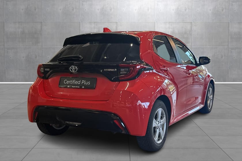 Bilde 5 av Toyota Yaris Hybrid / Style Tech / Panoramatak / Velholdt