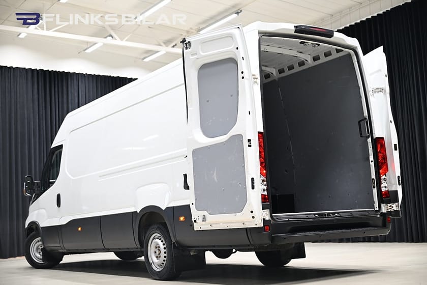 Bild 5 av Iveco Daily 35-140 Van 136HK L3H2 Automat|Lågmil|Webasto|3.5ton-dragvikt|Moms