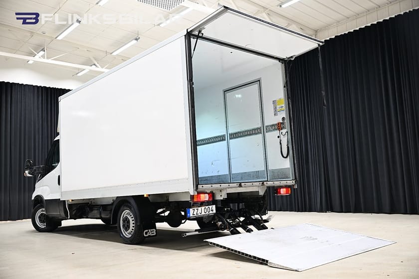 Bild 5 av Iveco Daily 35-140 Chassi Cab 136HK Automat|Volymskåp|Bakgavellyft|Sidodörr|Leasbar