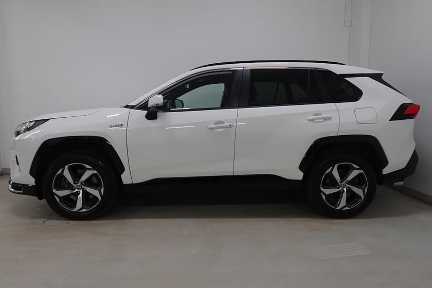 Bild 3 av Toyota RAV4 Plug-in Hybrid E-CVT X EDITION Kamera Adap-F