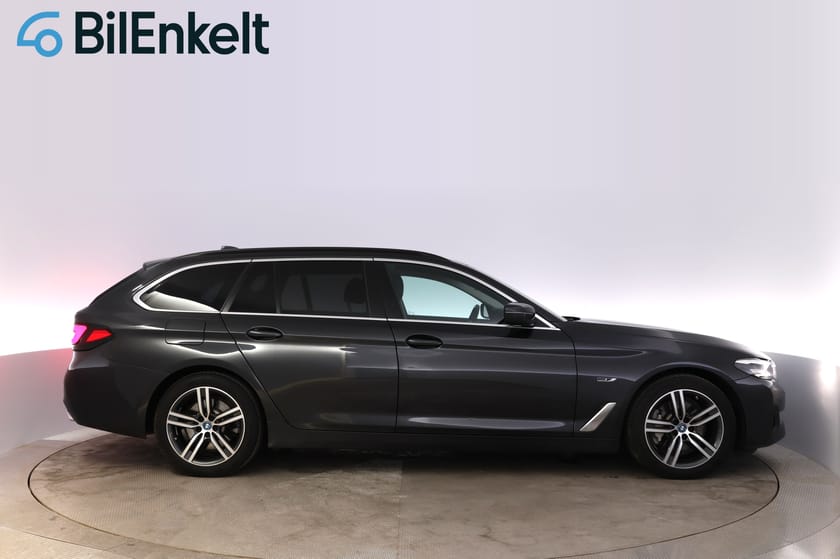 Bild 2 av BMW 530e xDrive Touring Sport Drag B-kamera HiFi