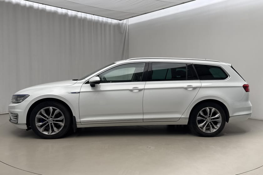 Bild 2 av Volkswagen Passat Variant GTE Plug-in-Hybrid SC  Executive Business