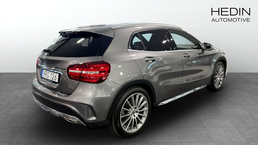 Bild 3 av Mercedes-Benz GLA 200 d 7G-DCT AMG Line / Panorama