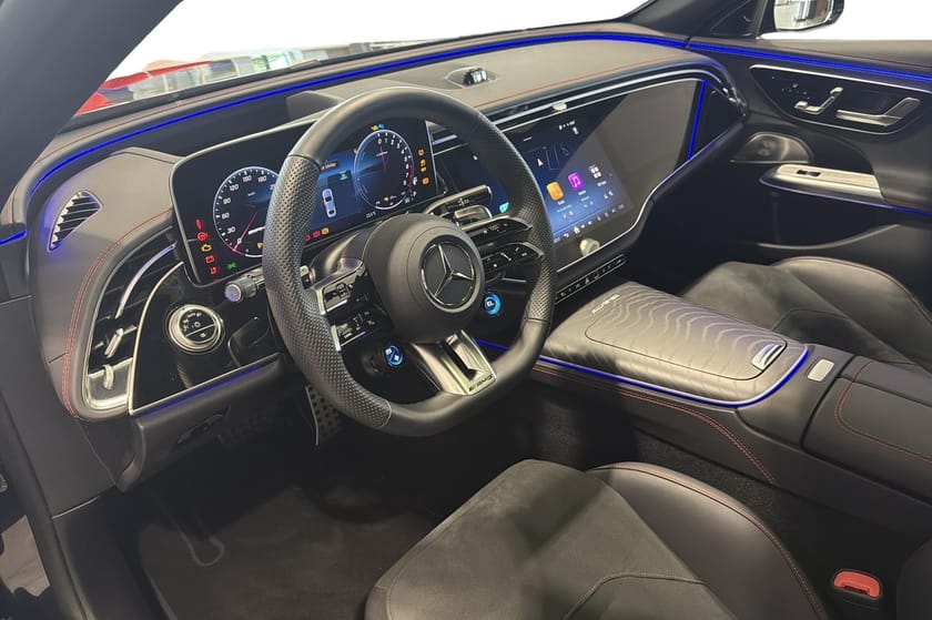 Bild 2 av Mercedes-Benz AMG E 53 HYBRID 4MATIC+ SEDAN